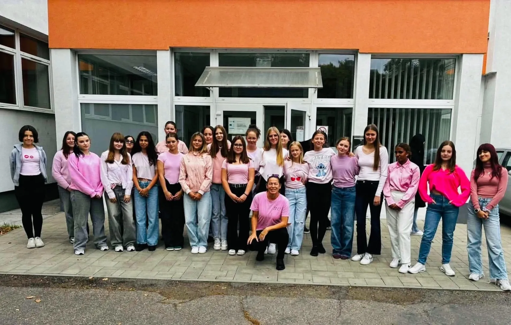 pink október 4.webp pink október 4.webp